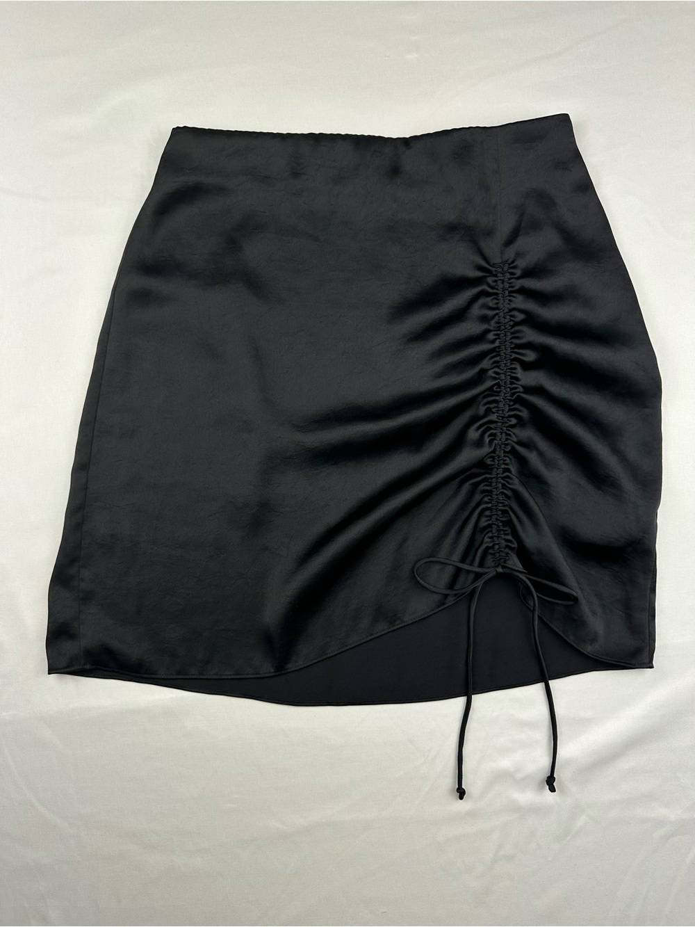 Aritzia Wilfred Black Satin Ruched Mini Skirt Allusion Slip Size 2